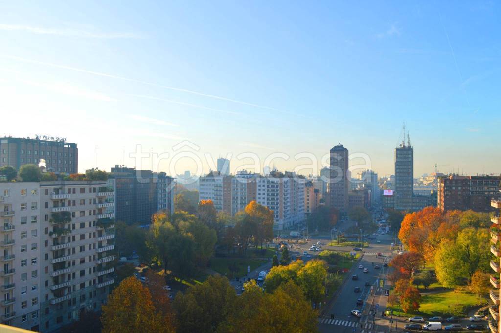 appartamento in vendita a Milano in zona Centro Direzionale