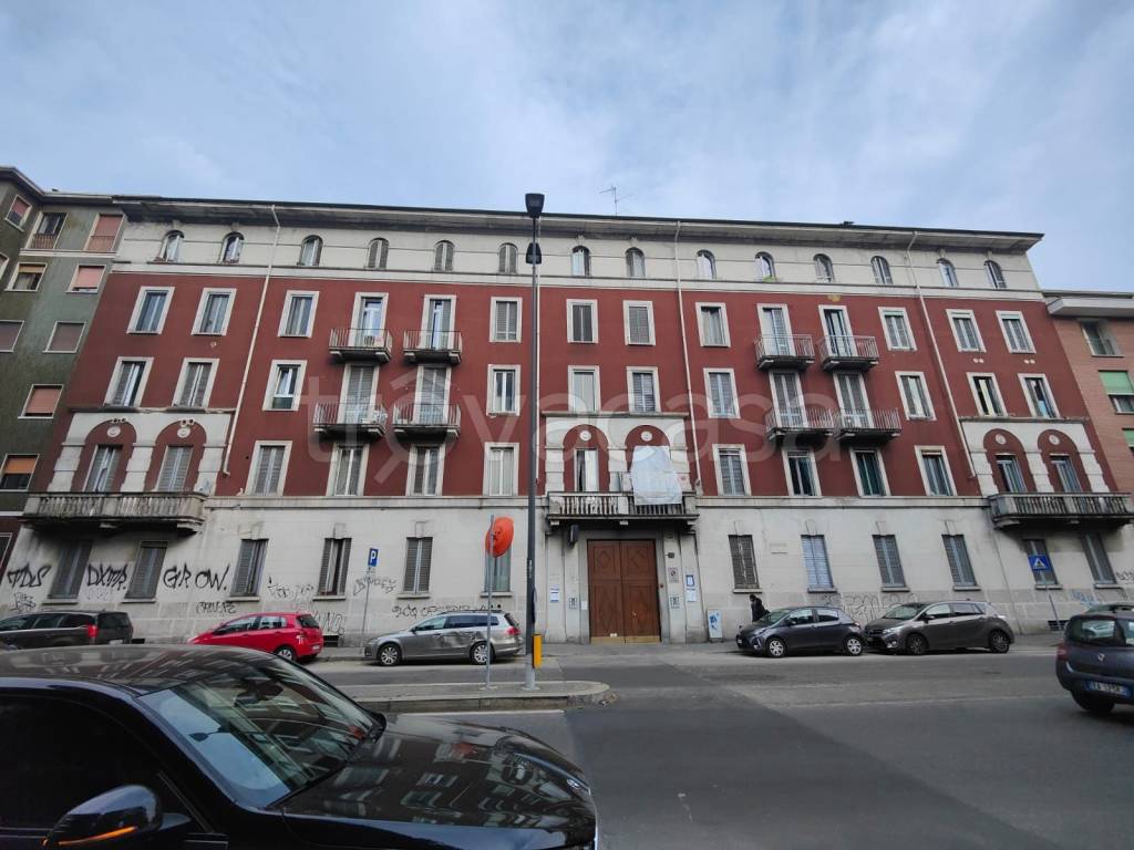 appartamento in vendita a Milano in zona Segnano