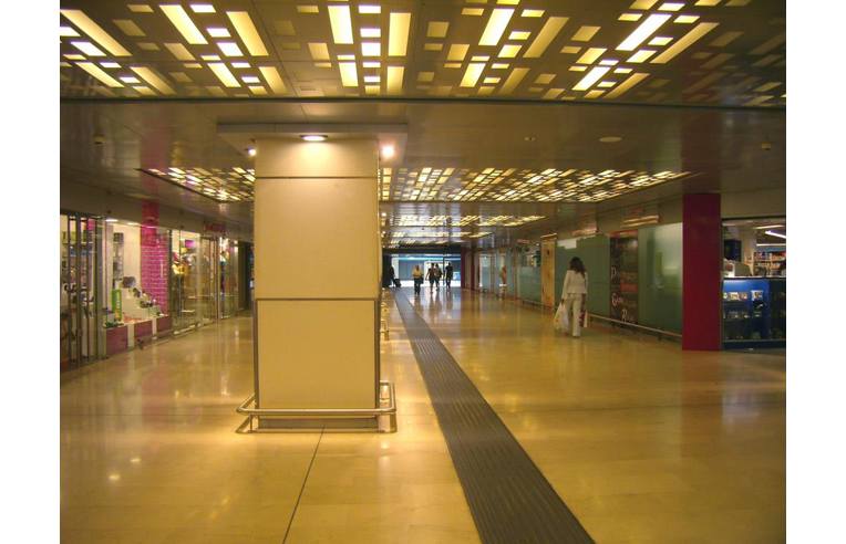 negozio in vendita a Milano in zona Porta Garibaldi