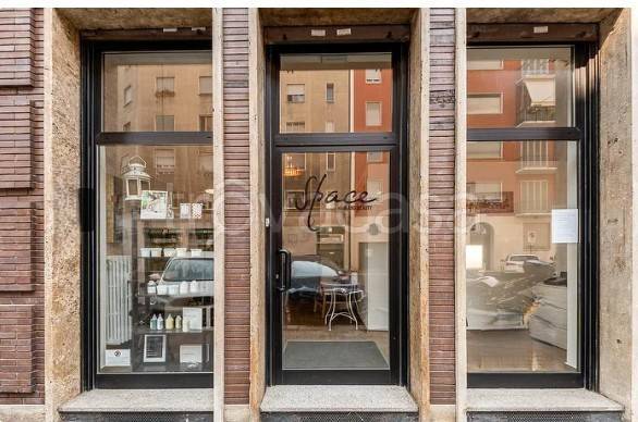 negozio in vendita a Milano in zona Solari