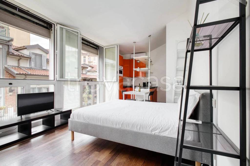 appartamento in vendita a Milano in zona Isola