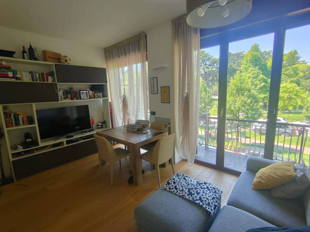 appartamento in vendita a Milano in zona Bocconi