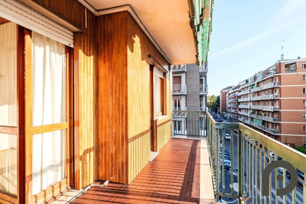 appartamento in vendita a Milano in zona Lorenteggio