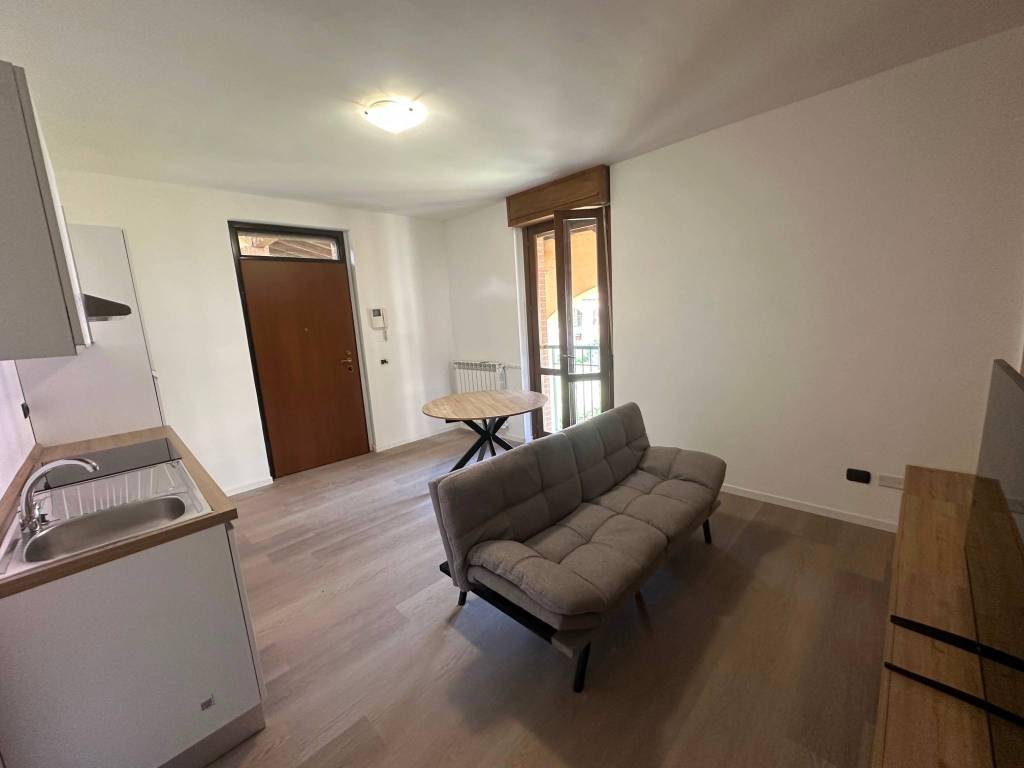 appartamento in vendita a Milano in zona Baggio