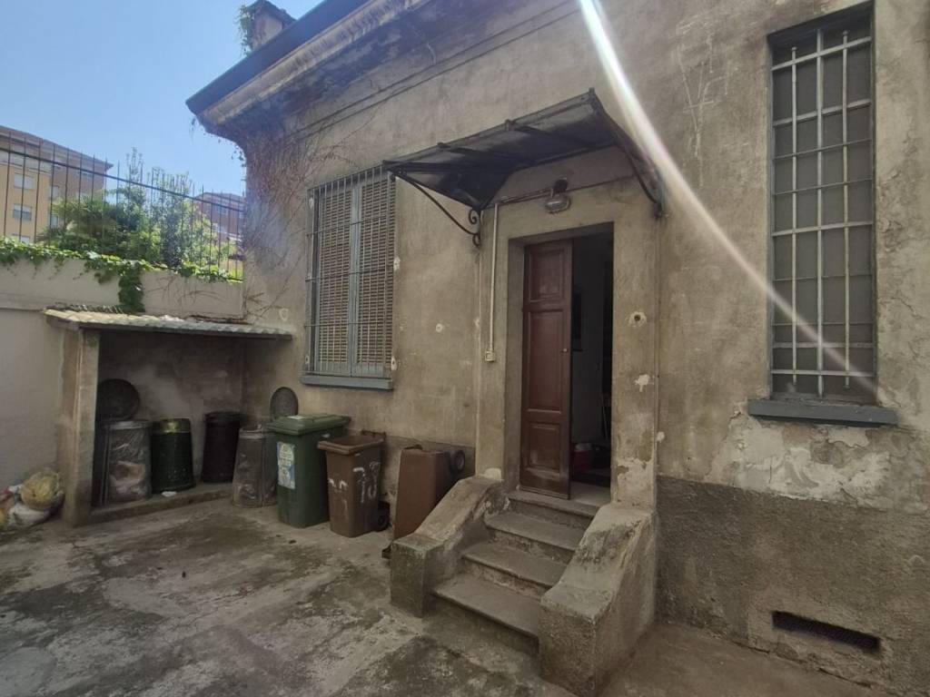 negozio in vendita a Milano in zona Affori