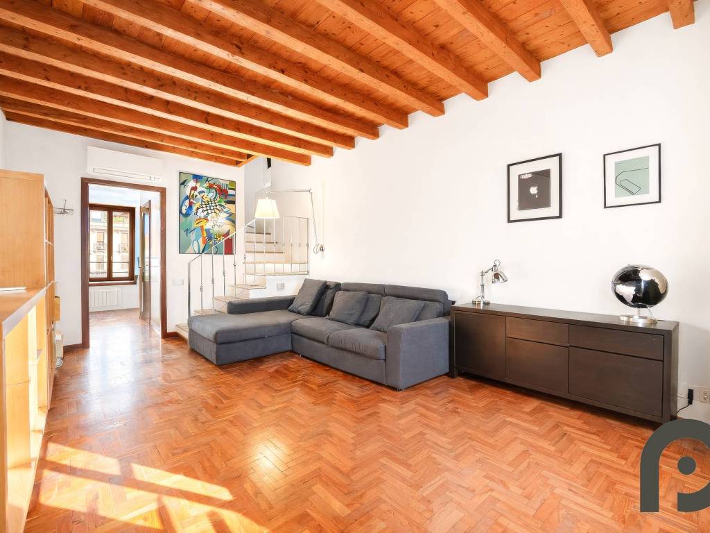 appartamento in vendita a Milano in zona Guastalla