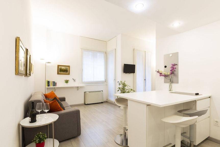 appartamento in vendita a Milano in zona Porta Garibaldi