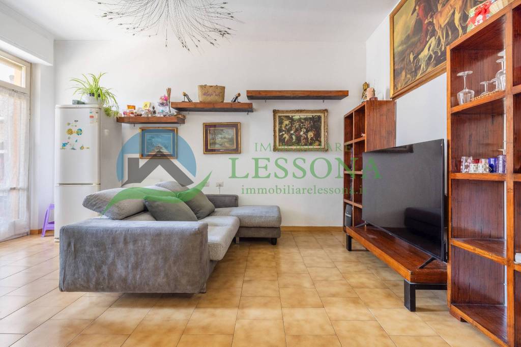 appartamento in vendita a Milano in zona Cascina dei Pomi