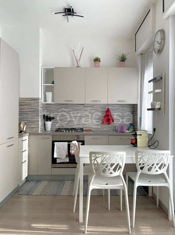 appartamento in vendita a Milano in zona Lorenteggio