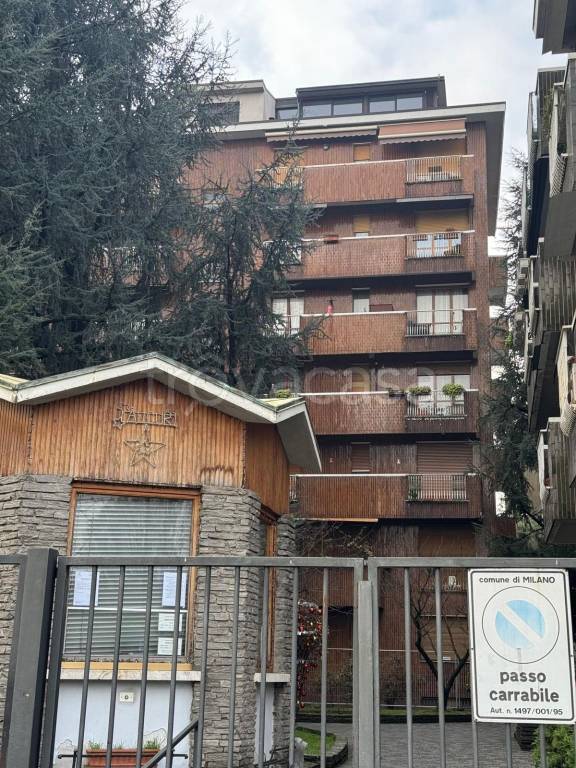 appartamento in vendita a Milano in zona Dergano