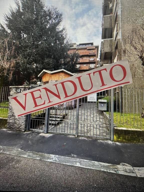appartamento in vendita a Milano in zona Dergano