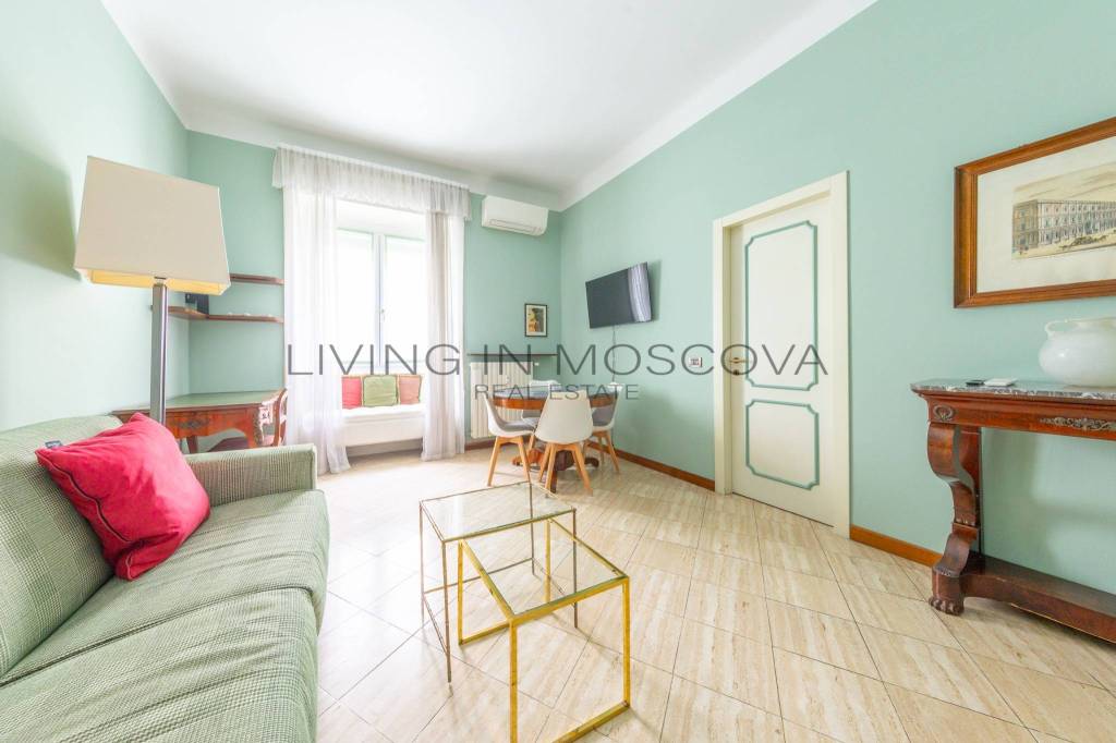 appartamento in vendita a Milano in zona Porta Nuova