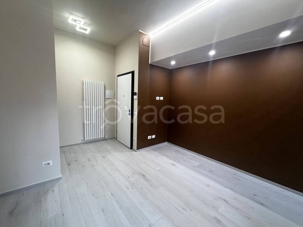 appartamento in vendita a Milano in zona Lorenteggio