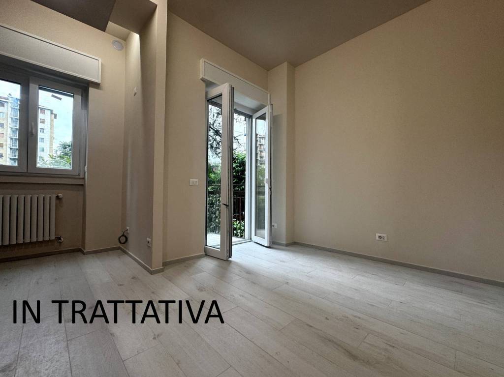 appartamento in vendita a Milano in zona Lorenteggio