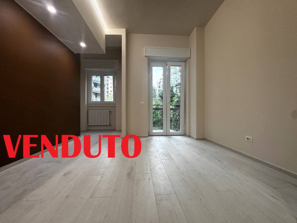 appartamento in vendita a Milano in zona Lorenteggio