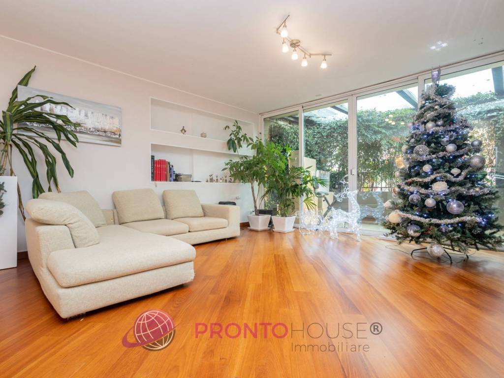 appartamento in vendita a Milano in zona Isola