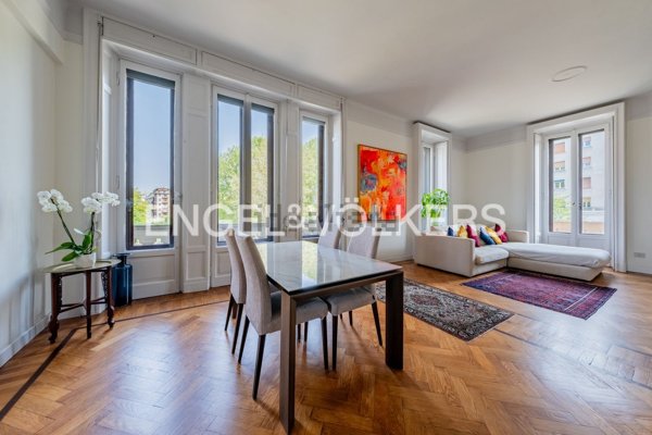 appartamento in vendita a Milano in zona Bocconi