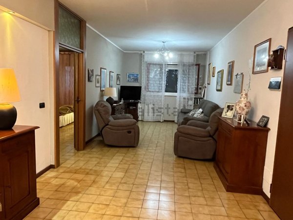 appartamento in vendita a Milano in zona Forze Armate