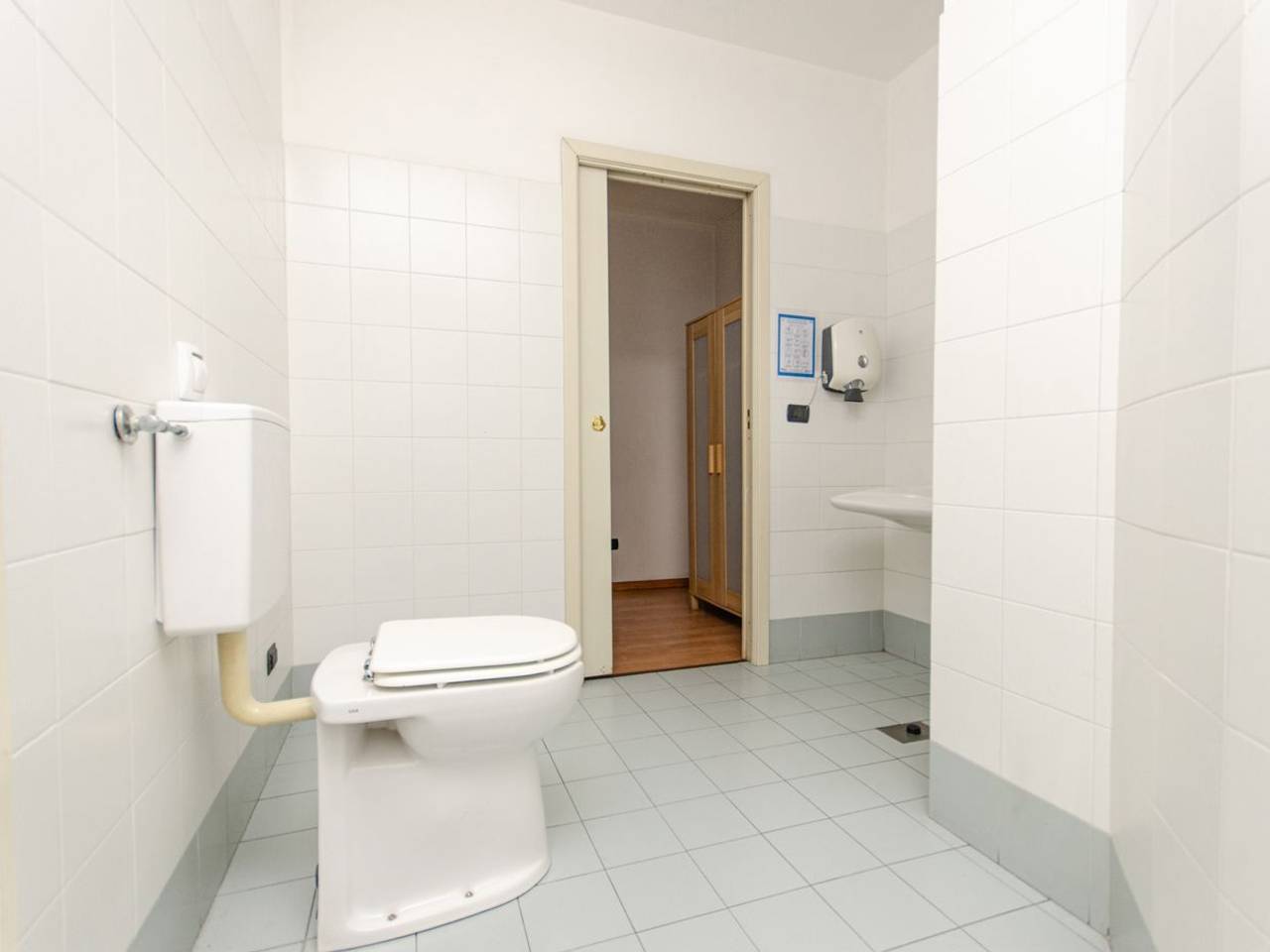 appartamento in vendita a Milano in zona Guastalla