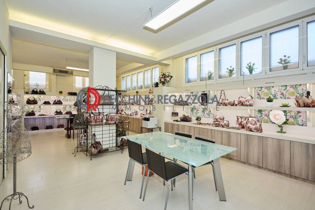 negozio in vendita a Milano in zona Loreto