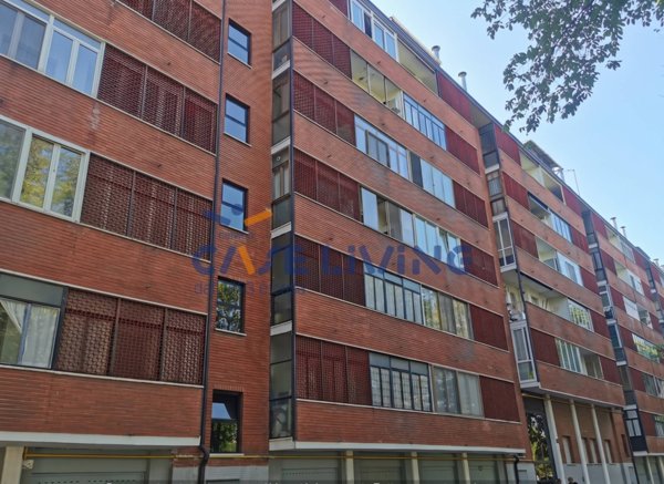 appartamento in vendita a Milano in zona Barona