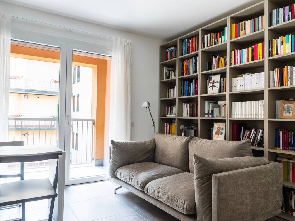 appartamento in vendita a Milano in zona Vigentino