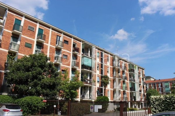 appartamento in vendita a Milano in zona Gallaratese