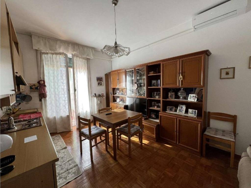 appartamento in vendita a Milano in zona Lorenteggio