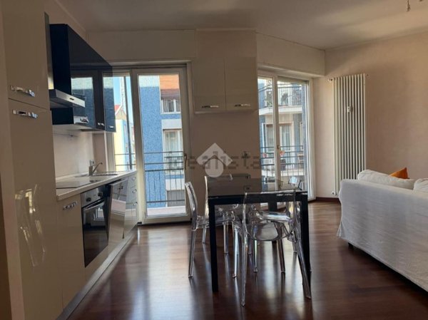 appartamento in vendita a Milano in zona Lorenteggio