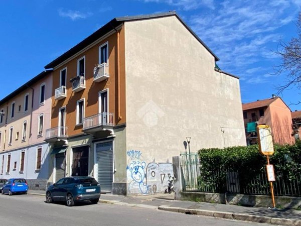 appartamento in vendita a Milano in zona Baggio