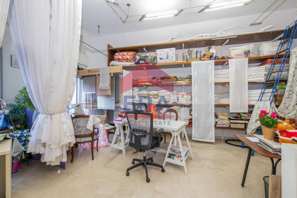 appartamento in vendita a Milano in zona Lorenteggio