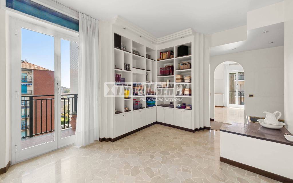 appartamento in vendita a Milano in zona Città Studi