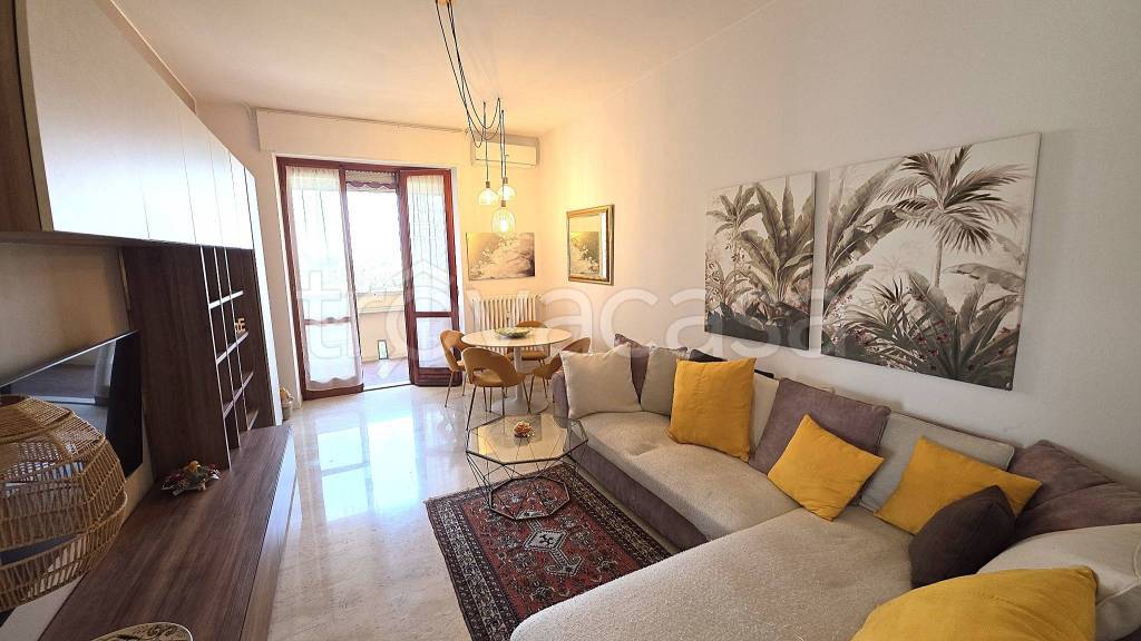 appartamento in vendita a Milano in zona Lorenteggio