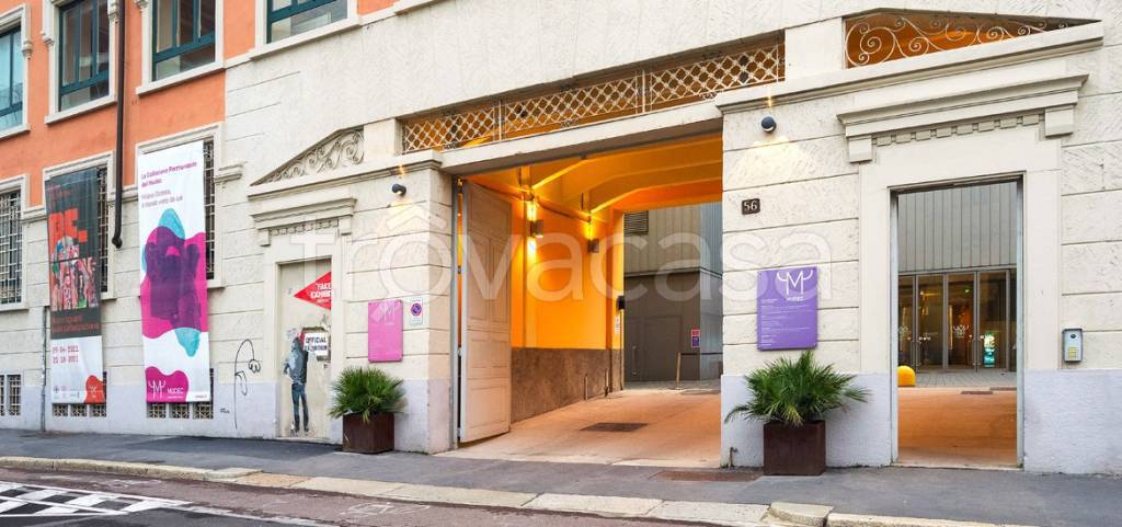negozio in vendita a Milano in zona Solari