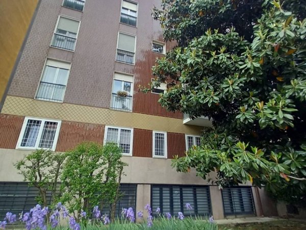 appartamento in vendita a Milano in zona Lambrate