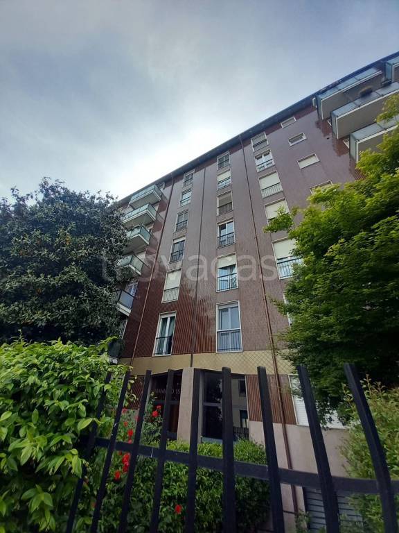 appartamento in vendita a Milano in zona Feltre