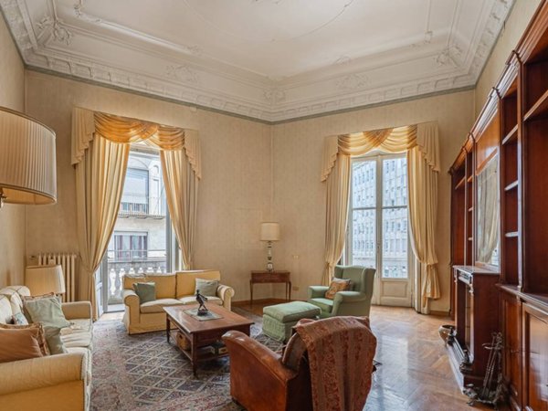 appartamento in vendita a Milano in zona Porta Nuova