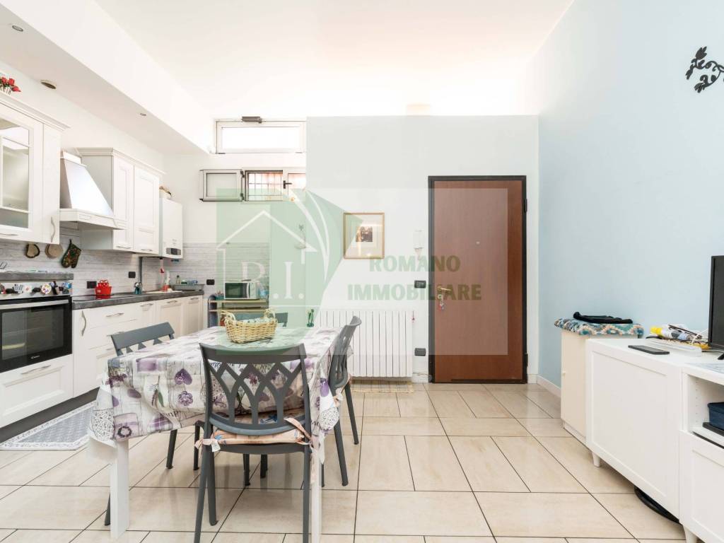 appartamento in vendita a Milano in zona Adriano