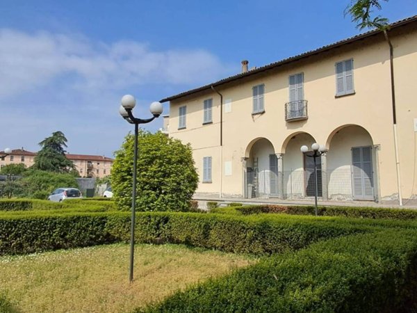 intera palazzina in vendita a Milano in zona Baggio
