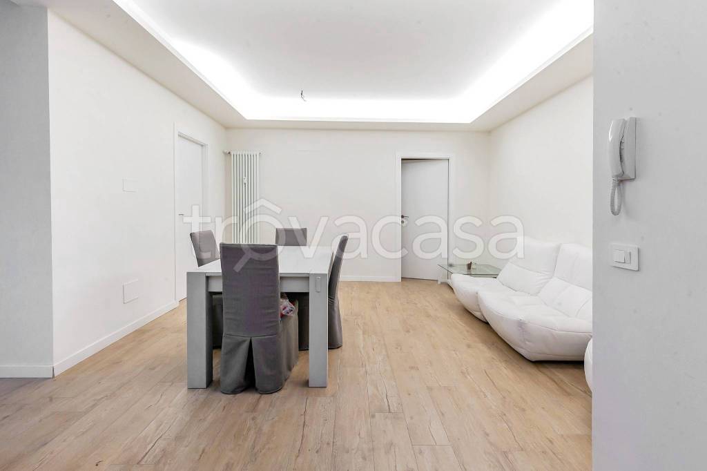 appartamento in vendita a Milano in zona Affori