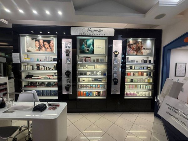 negozio in vendita a Milano in zona Solari