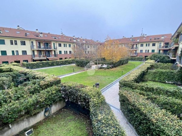 appartamento in vendita a Milano in zona Muggiano