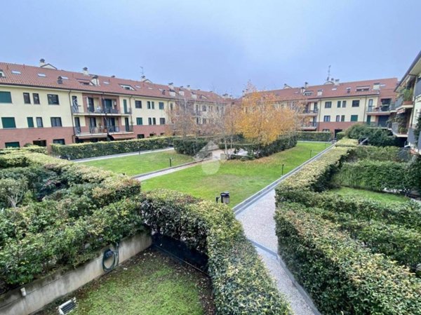 appartamento in vendita a Milano in zona Muggiano