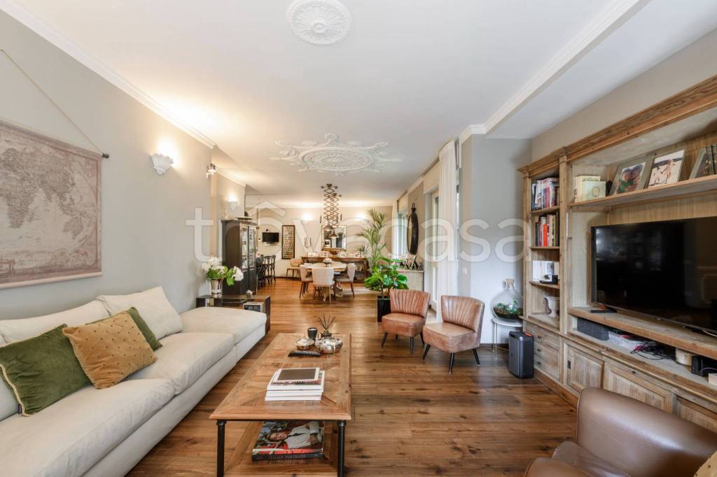 appartamento in vendita a Milano in zona Isola