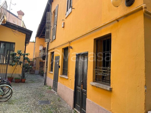 negozio in vendita a Milano in zona Porta Ticinese
