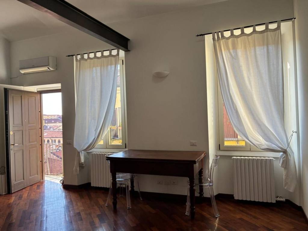 appartamento in vendita a Milano in zona Bocconi