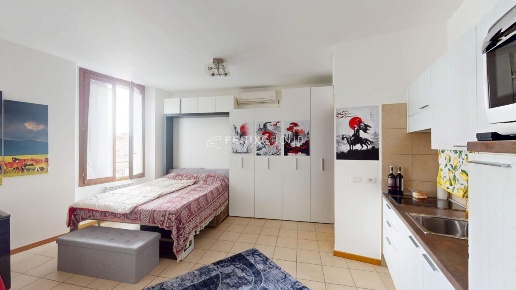 appartamento in vendita a Milano in zona Vigentino