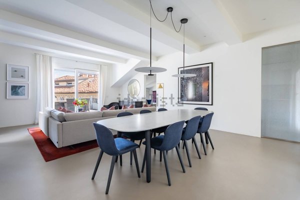 appartamento in vendita a Milano in zona Cadorna