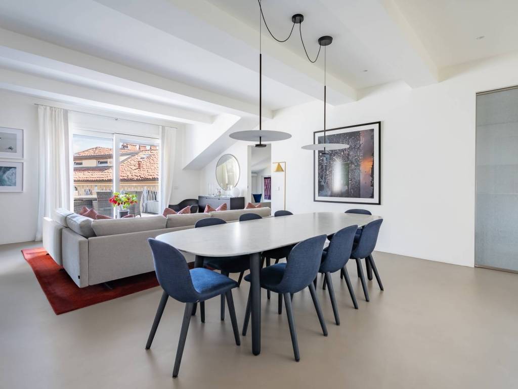 appartamento in vendita a Milano in zona Cadorna