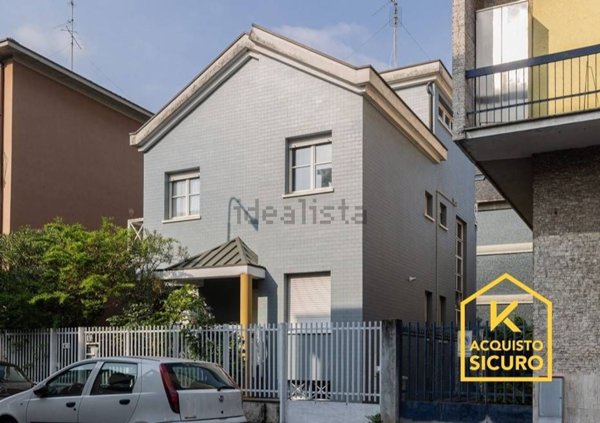 casa indipendente in vendita a Milano in zona Precotto